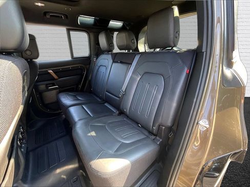 Used 2022 Land Rover Defender 110 X AWD/4WD image 18