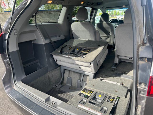 Used 2015 Toyota Sienna LE AWD/4WD image 20