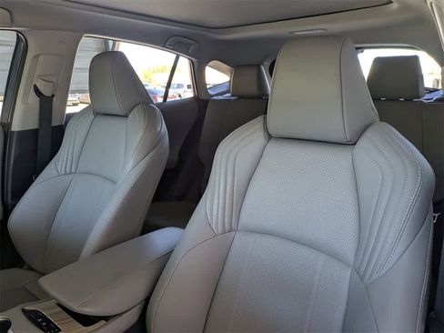 Used 2024 Toyota Venza Limited image 7