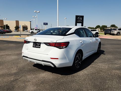 Used 2024 Nissan Sentra SV FWD image 5