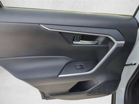 Used 2025 Toyota RAV4 XLE FWD image 8