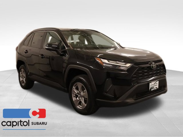 Used 2025 Toyota RAV4 XLE AWD/4WD image 1