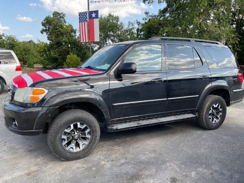 Used 2004 Toyota Sequoia Limited RWD image 1