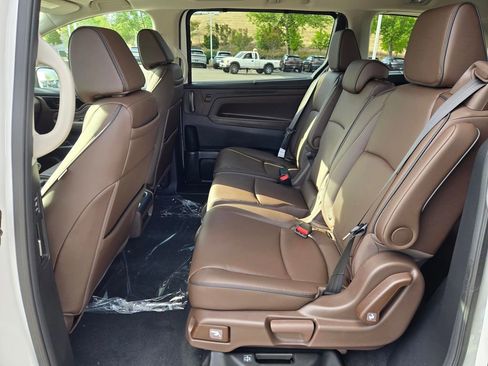 New 2026 Honda Odyssey Touring image 10