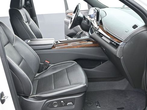 Used 2021 Cadillac Escalade Premium Luxury w/ Driver Assist Tech Package image 19