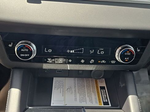 New 2026 Nissan Rogue SL AWD/4WD image 18