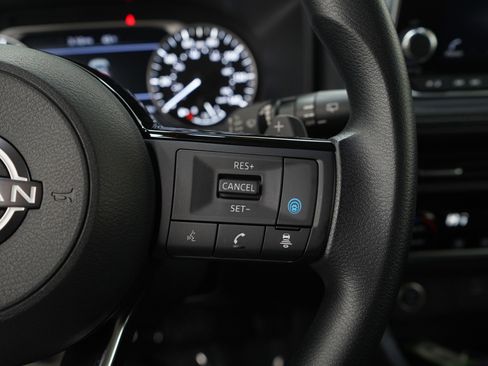 Used 2023 Nissan Rogue SV AWD/4WD image 28
