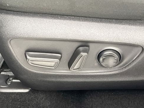 Used 2025 Toyota RAV4 XLE w/ Convenience Package FWD image 16