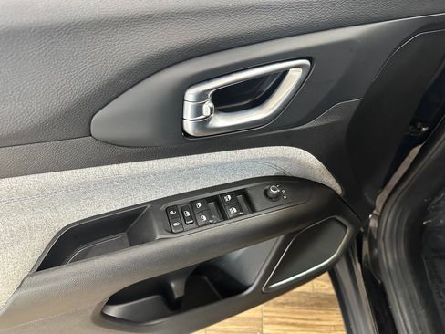 Certified 2023 Jeep Compass Latitude image 11