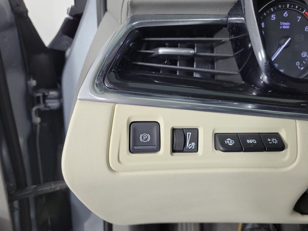 Used 2020 Cadillac XT6 Premium Luxury FWD image 34