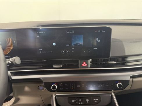 Used 2026 Kia Carnival FWD image 20