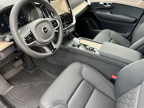 New 2026 Volvo XC90 B5 Plus w/ Protection Package Premier image 9