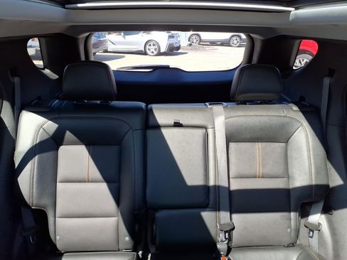 Used 2023 Chevrolet Equinox Premier AWD/4WD image 27