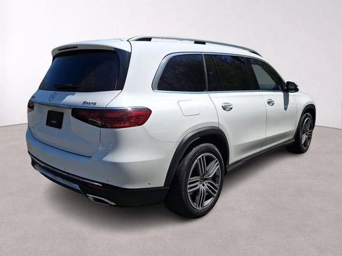 Used 2025 Mercedes-Benz GLS 450 4MATIC image 9
