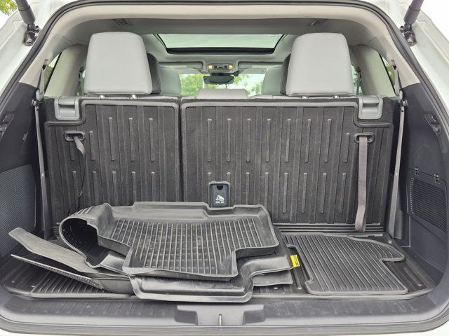 Used 2026 Toyota Highlander Platinum AWD/4WD image 18