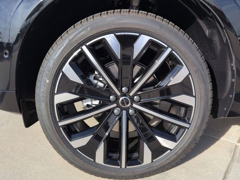 New 2026 Volvo XC60 B5 Ultra w/ Protection Package Premier image 12