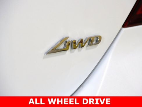 Used 2024 Genesis G70 2.5T image 11