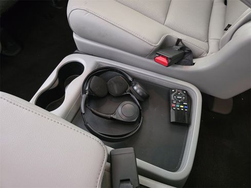 Used 2022 Honda Pilot Elite image 18