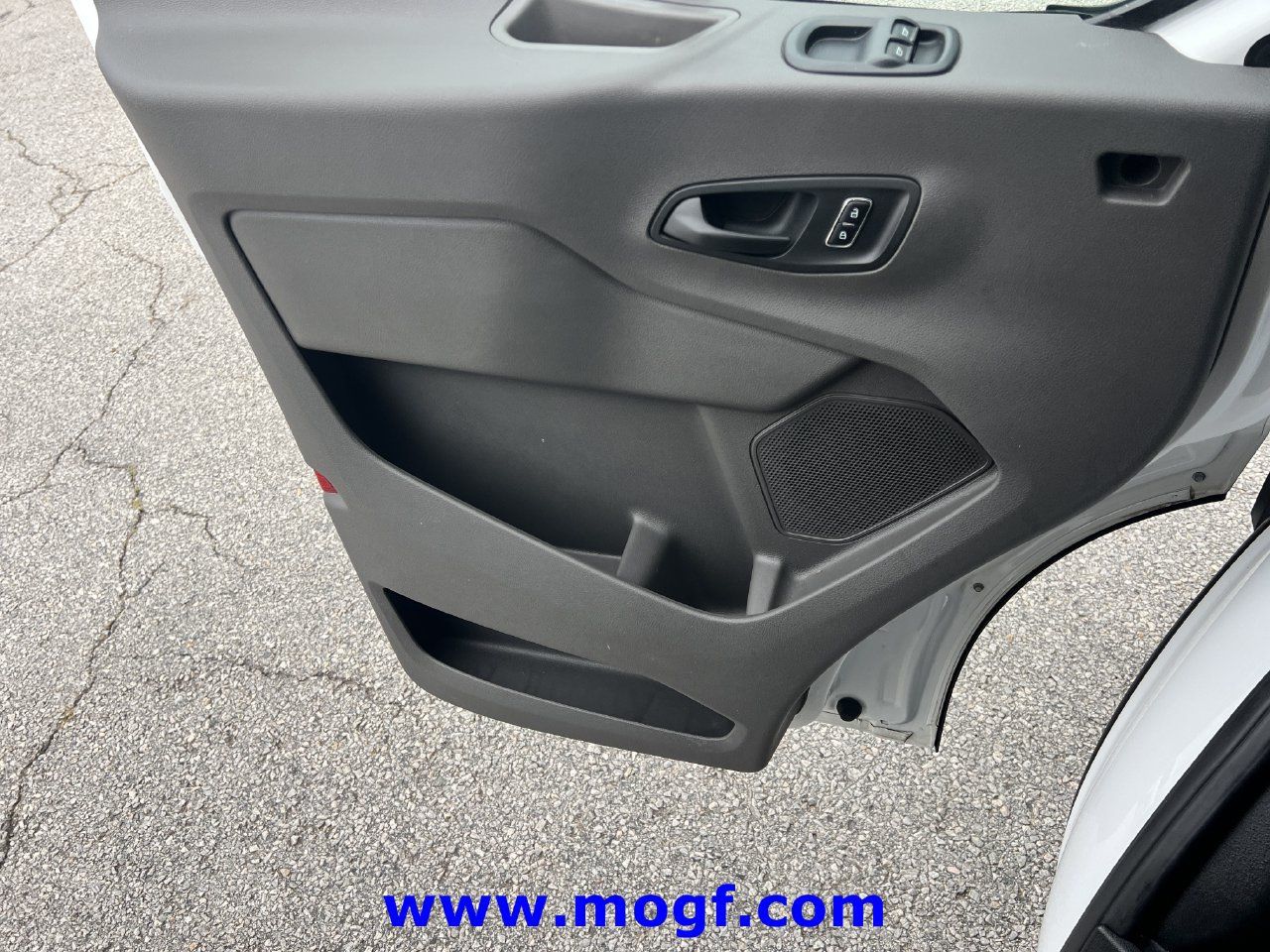 Used 2025 Ford Transit 250 148 High Roof RWD image 16