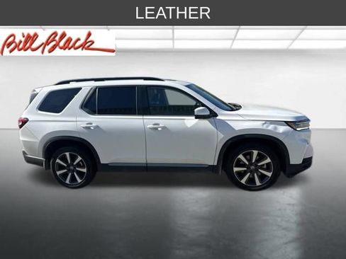 Used 2025 Honda Pilot Touring image 5
