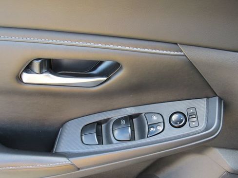 Certified 2024 Nissan Sentra SV FWD image 20
