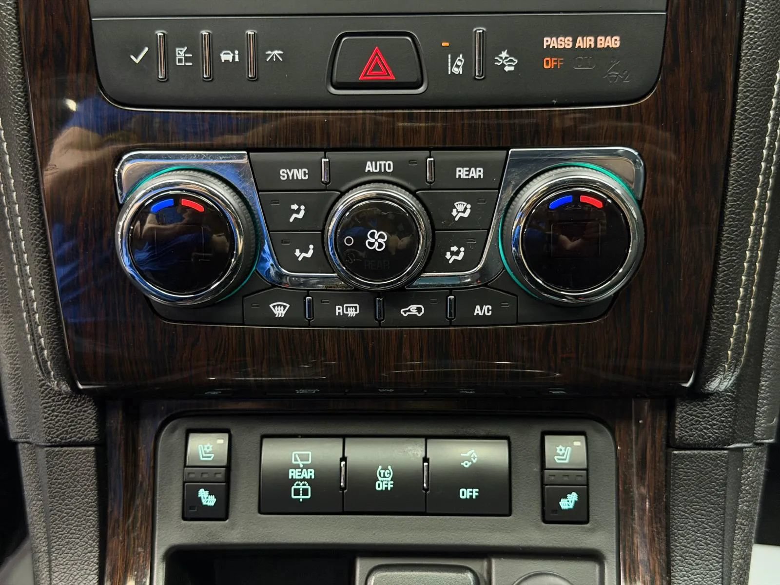 Used 2017 Chevrolet Traverse Premier FWD image 39