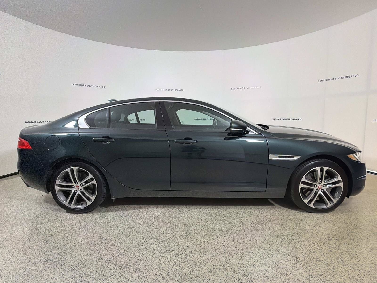 Used 2017 Jaguar XE Premium AWD/4WD image 6
