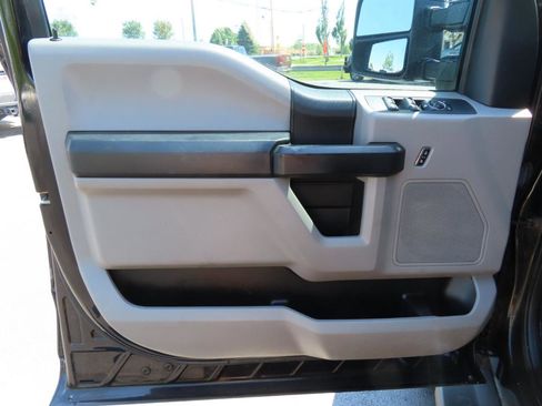 Used 2018 Ford F250 XL w/ Power Equipment Group AWD/4WD image 25