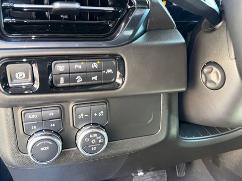 Certified 2025 GMC Yukon XL AT4 w/ AT4 Premium Package AWD/4WD image 20