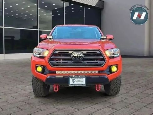 Used 2018 Toyota Tacoma SR5 image 8