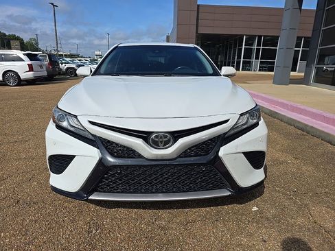Used 2018 Toyota Camry XSE FWD image 10
