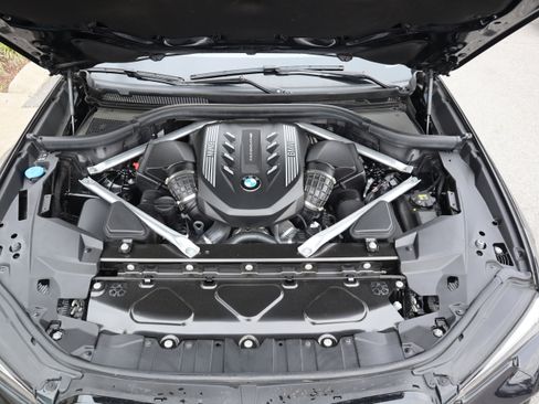Used 2022 BMW X5 M50i AWD/4WD image 36