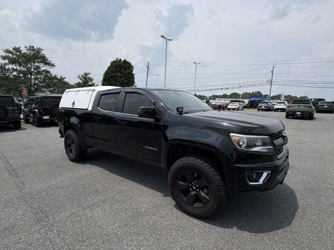 Used 2016 Chevrolet Colorado LT w/ Midnight Edition AWD/4WD image 3