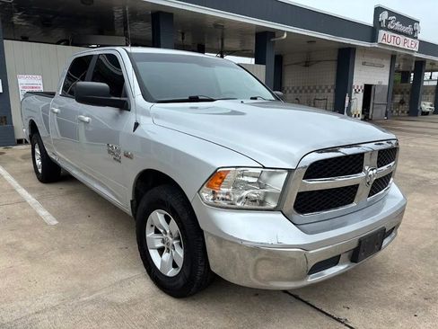 Used 2019 RAM 1500 Classic SLT RWD image 3