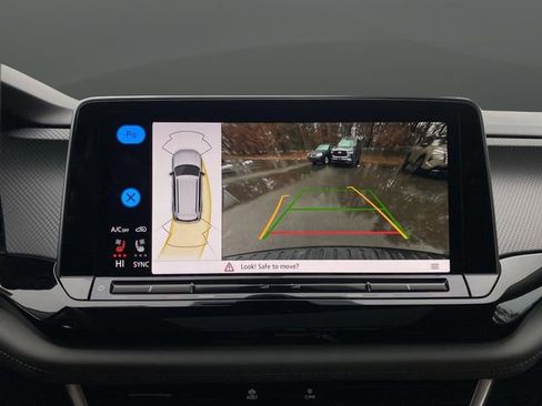 Used 2024 Volkswagen Atlas Peak Edition SEL image 11