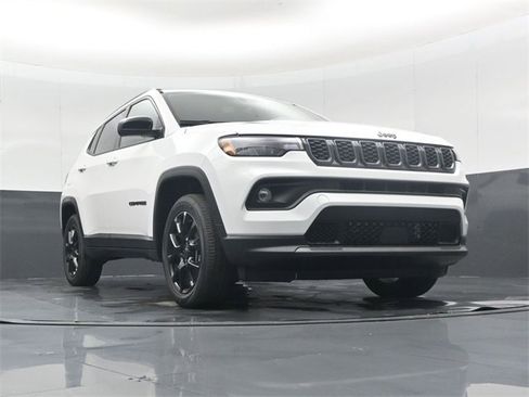 New 2026 Jeep Compass Latitude image 45