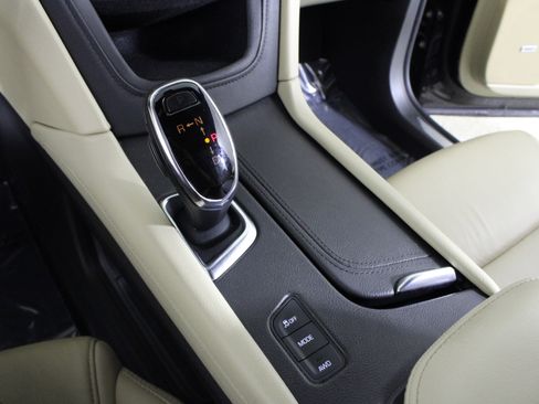 Used 2018 Cadillac XT5 Luxury w/ Driver Awareness Package image 31