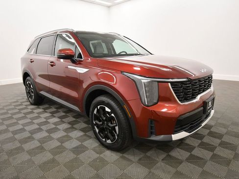 Certified 2024 Kia Sorento S w/ Panoramic Sunroof Package AWD/4WD image 10