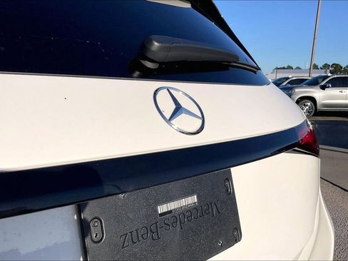 Used 2024 Mercedes-Benz GLC 300 image 27
