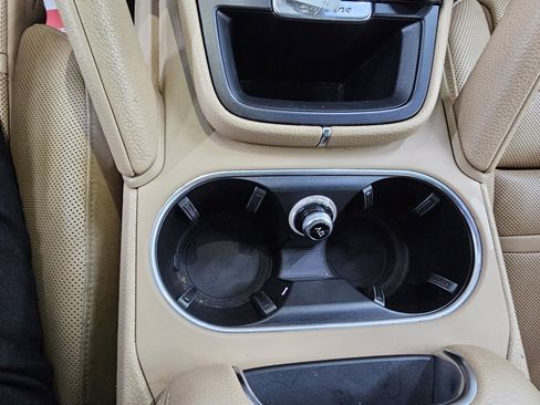 Used 2020 Porsche Cayenne image 37