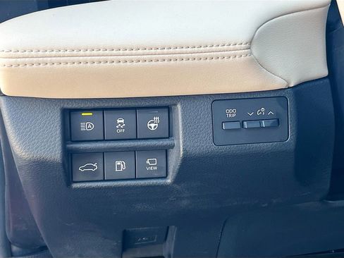 Used 2020 Toyota Avalon Limited w/ Advanced Safety Package FWD image 10