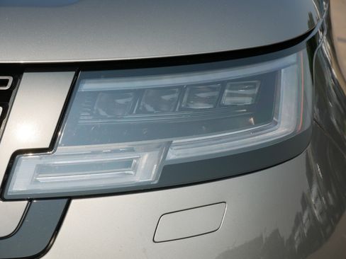 Used 2023 Land Rover Range Rover SE image 10