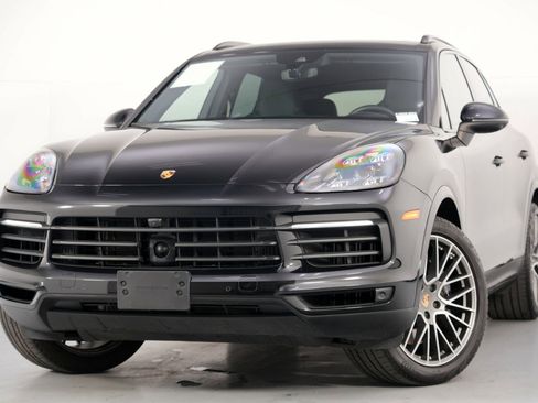 Used 2023 Porsche Cayenne S Platinum image 3