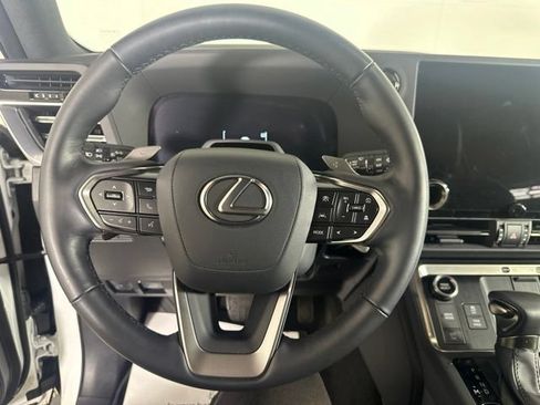 Used 2024 Lexus GX 550 w/ Accessory Package (2T) AWD/4WD image 15