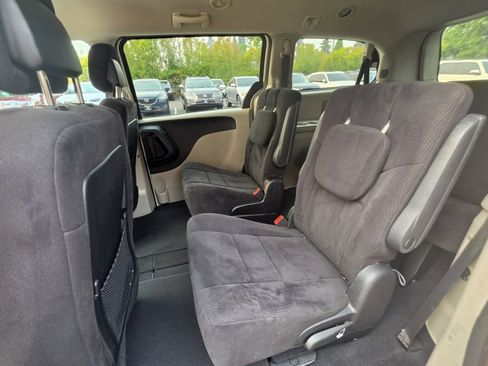 Used 2011 Dodge Grand Caravan Mainstreet w/ PWR Convenience Group FWD image 11