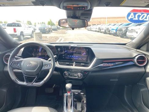 Used 2024 Chevrolet Trax RS w/ Driver Confidence Package FWD image 19
