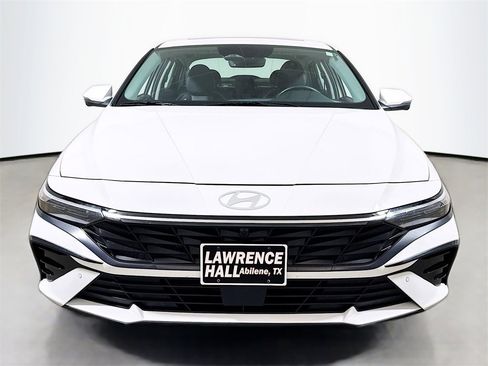 Used 2024 Hyundai Elantra Limited image 2