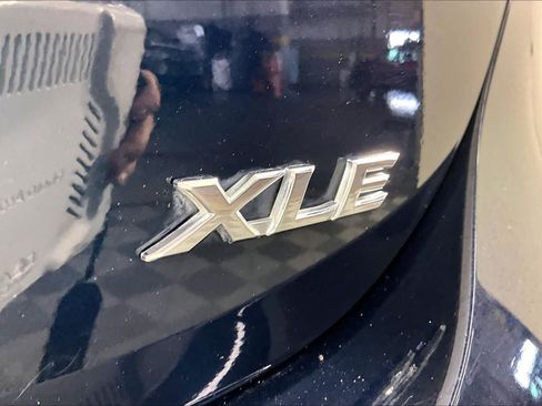 Used 2019 Toyota Camry XLE w/ Driver Assist Package FWD image 10