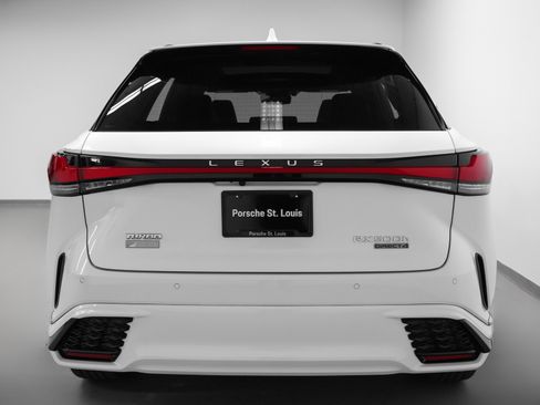 Used 2023 Lexus RX 500h F Sport image 11