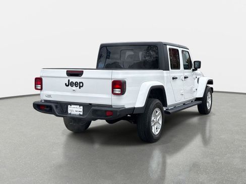 Used 2023 Jeep Gladiator Sport image 5